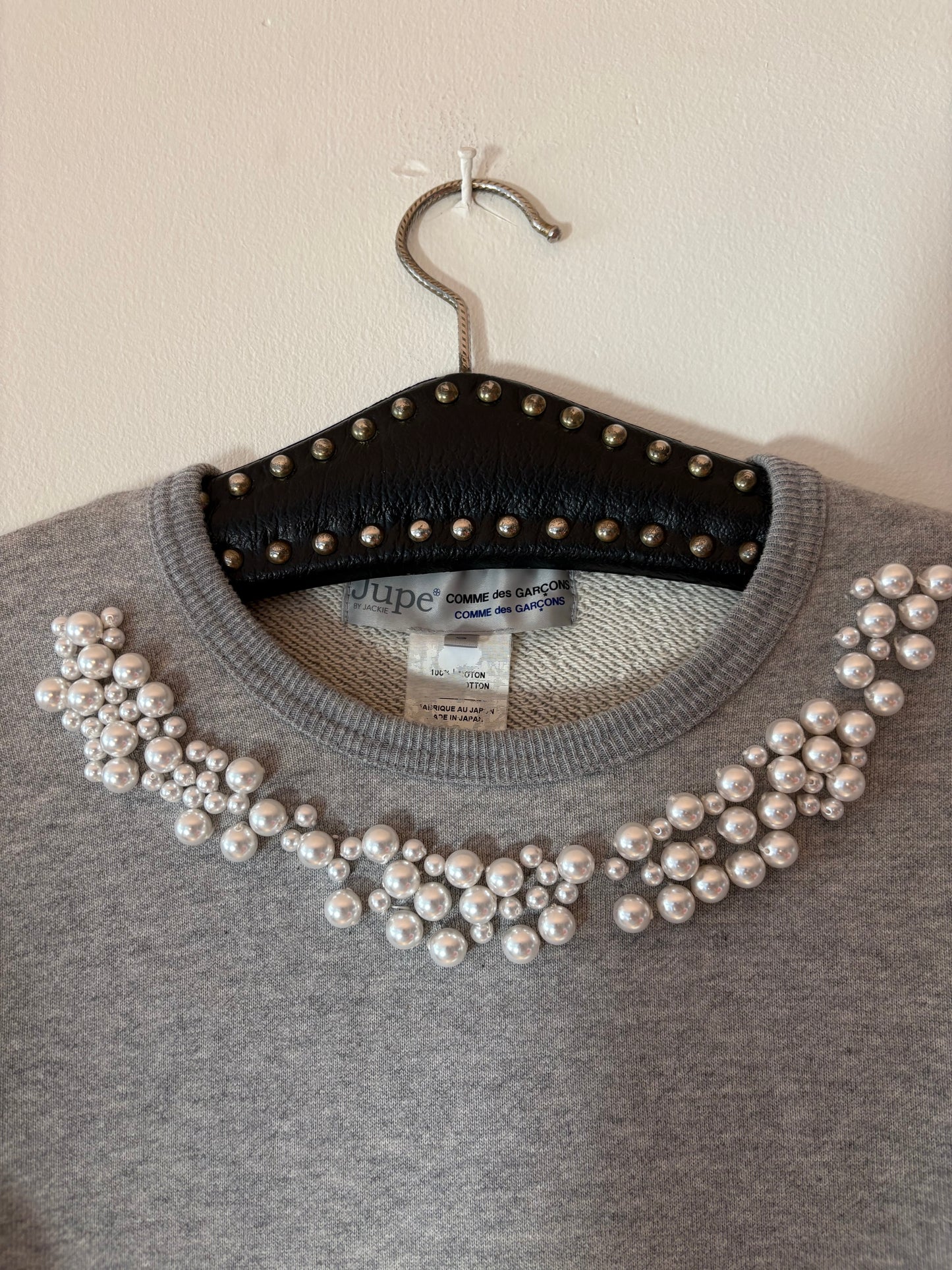 Pearl sweatshirt